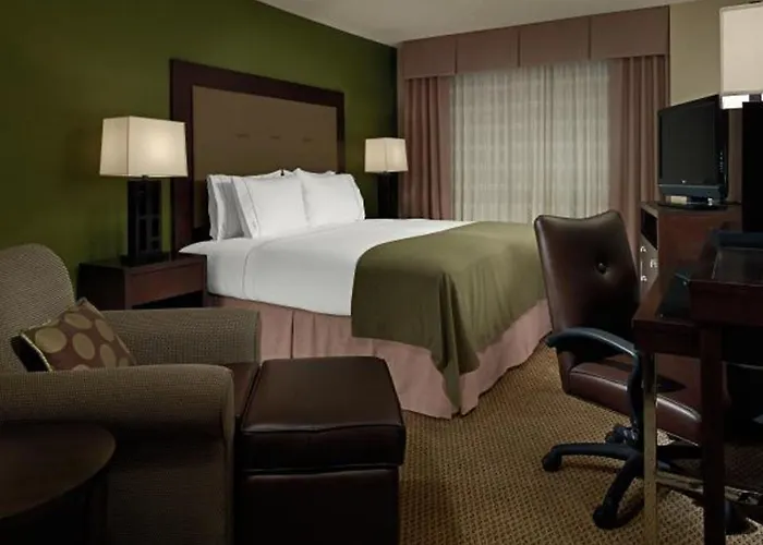 Holiday Inn Express & Suites